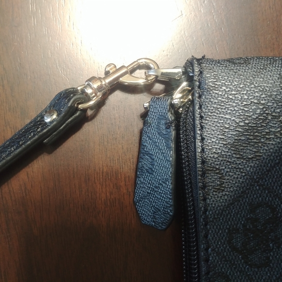 Guess Pochette - Picture 3 of 3